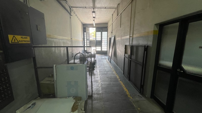 En venta | Fabrica / Edificio / fabrica con oficinas | Morón