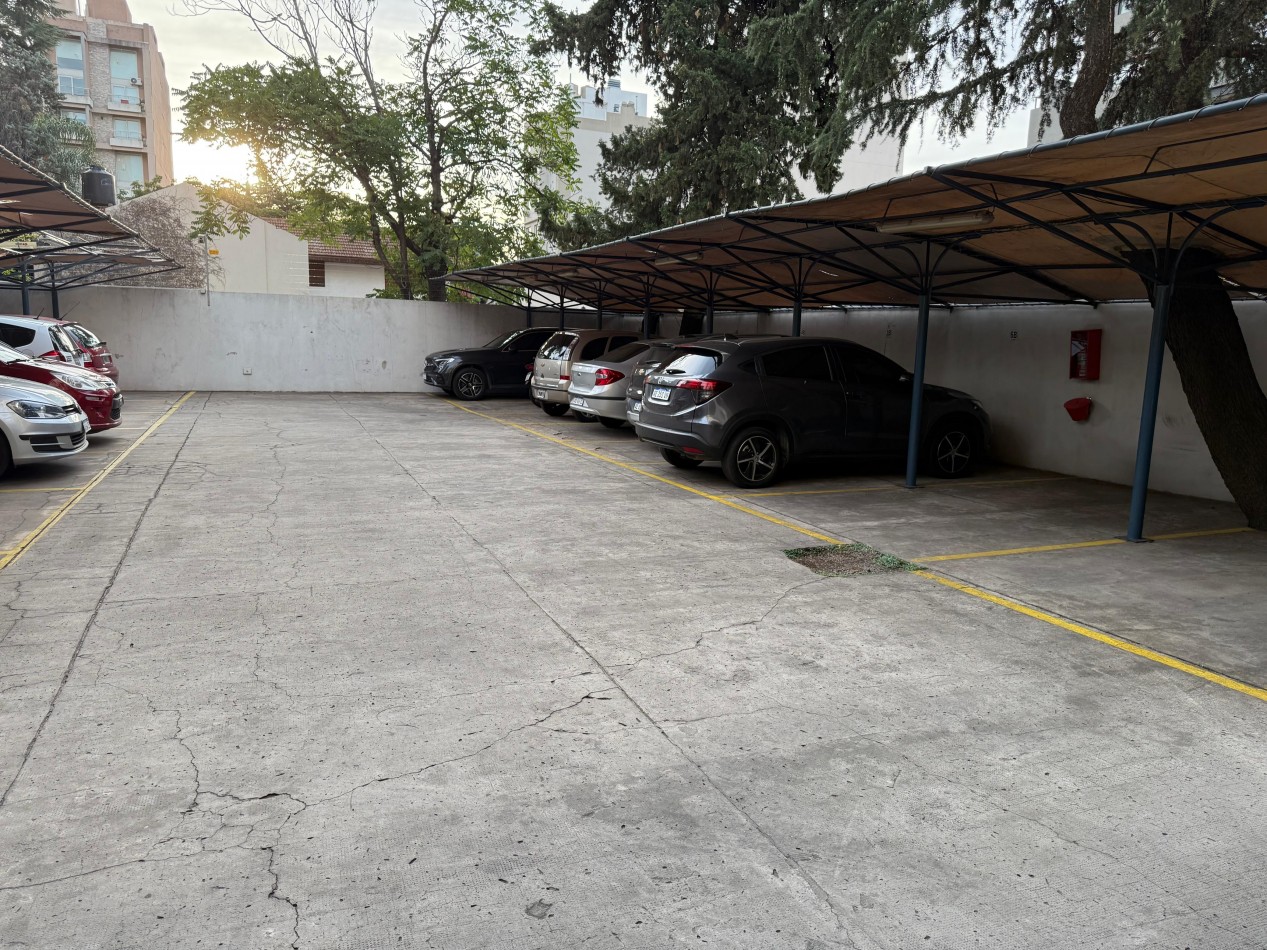 4 ambientes de categoria con cochera - En venta
