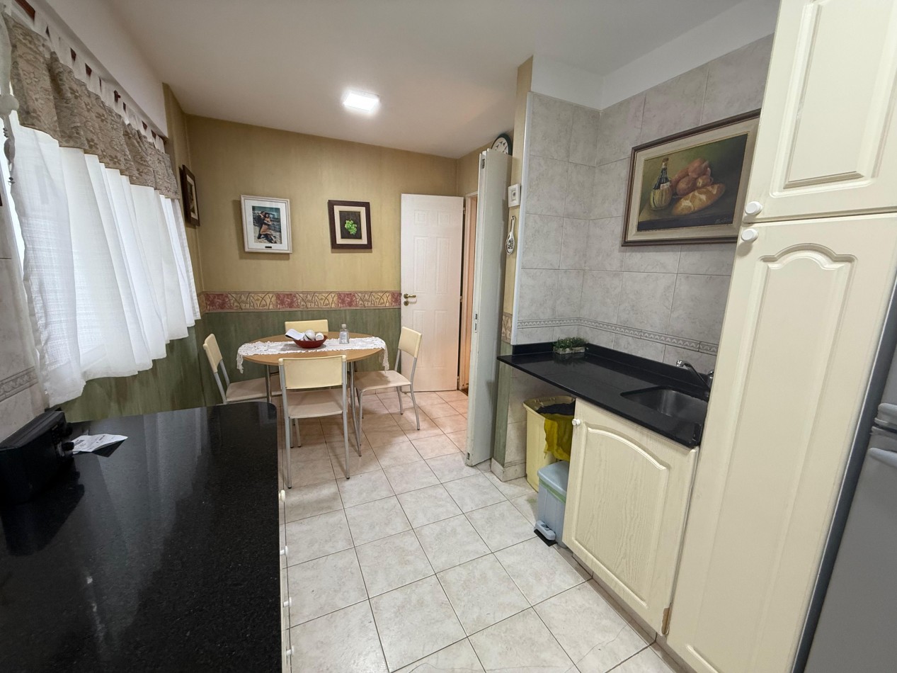 4 ambientes de categoria con cochera - En venta