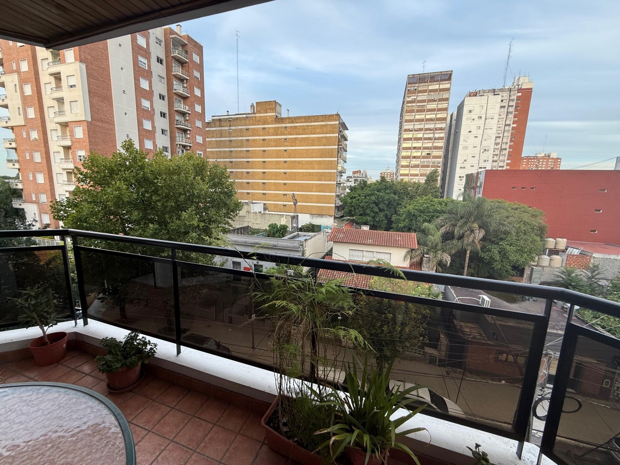 4 ambientes de categoria con cochera - En venta