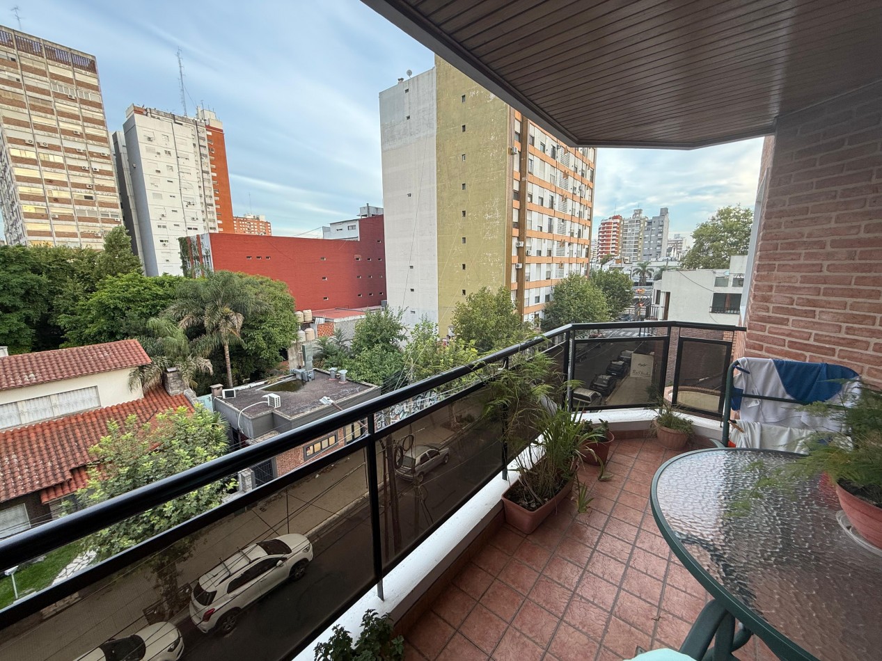 4 ambientes de categoria con cochera - En venta