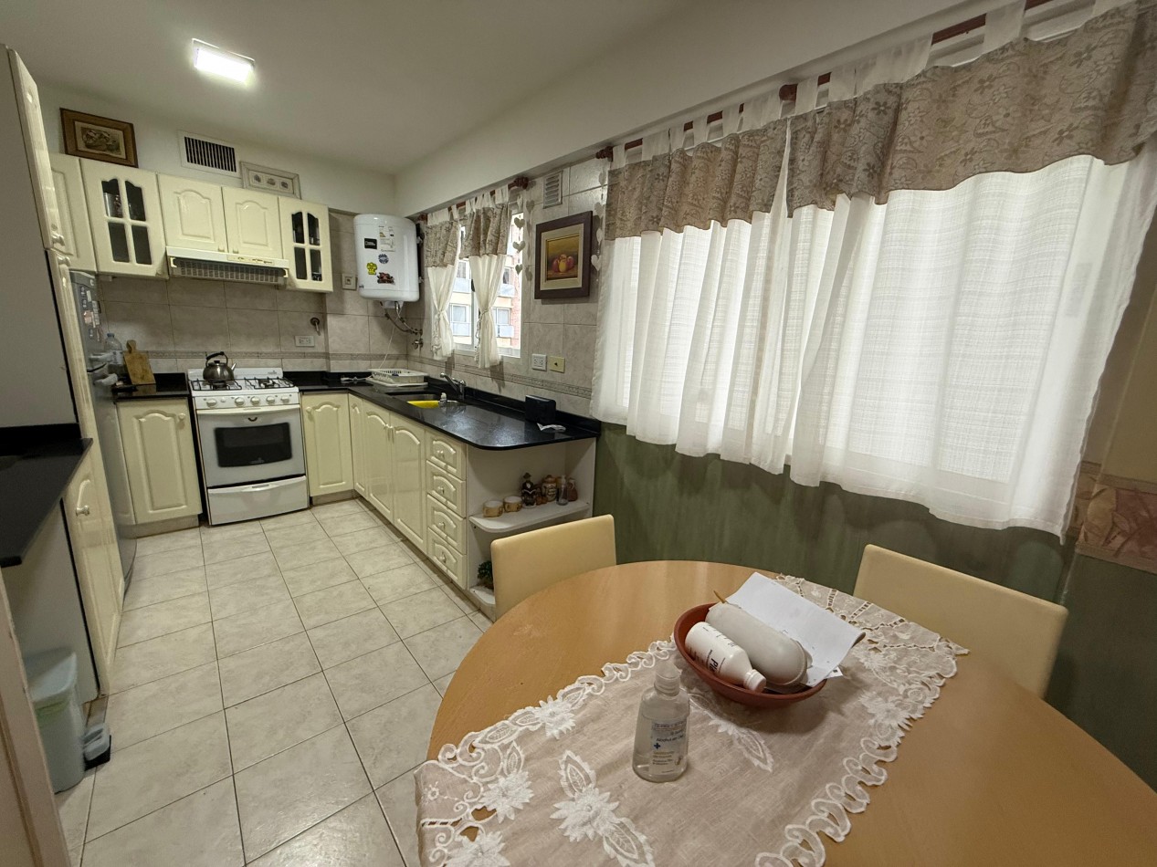 4 ambientes de categoria con cochera - En venta