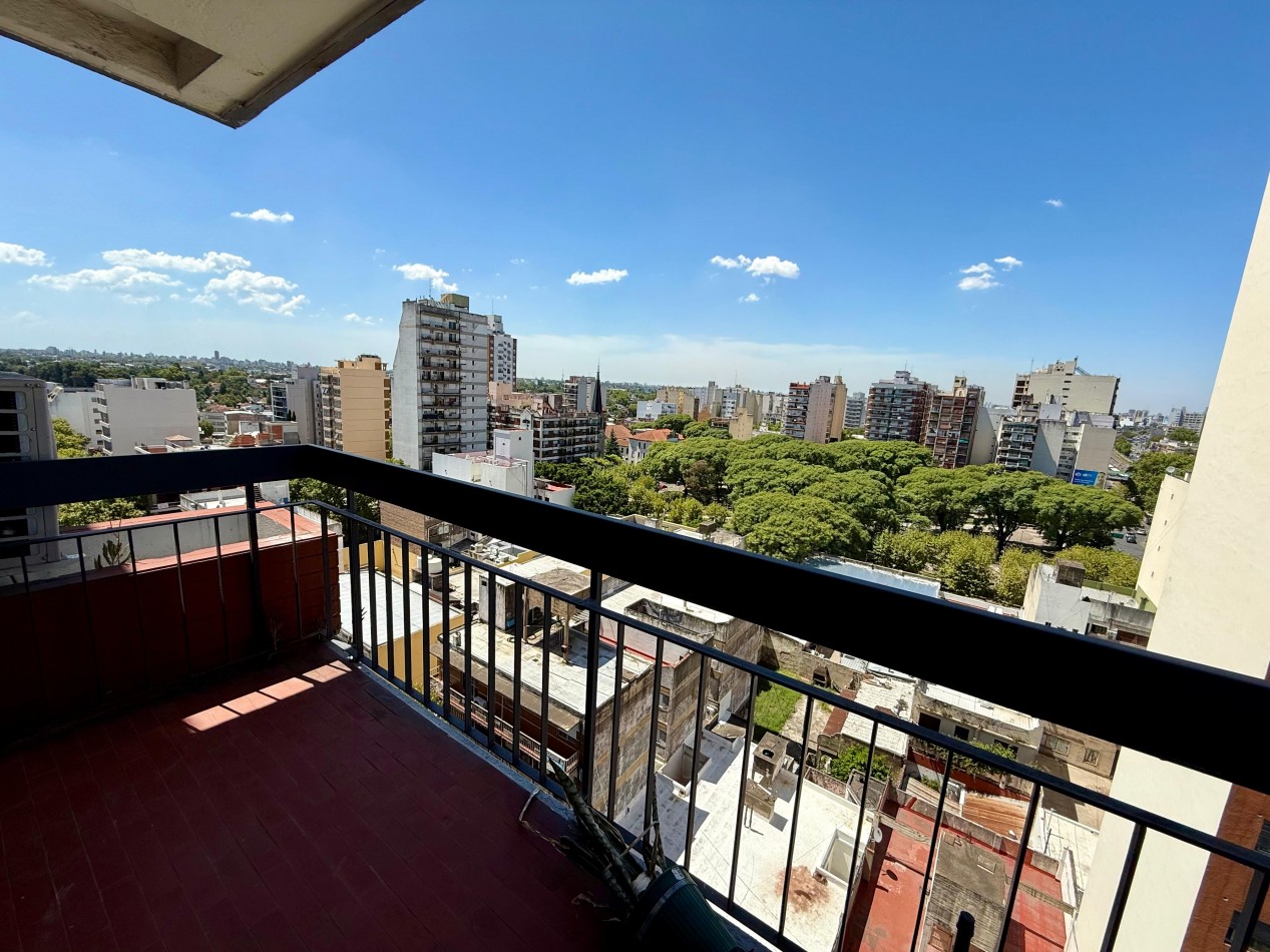 4 ambientes con dependencia y con cochera