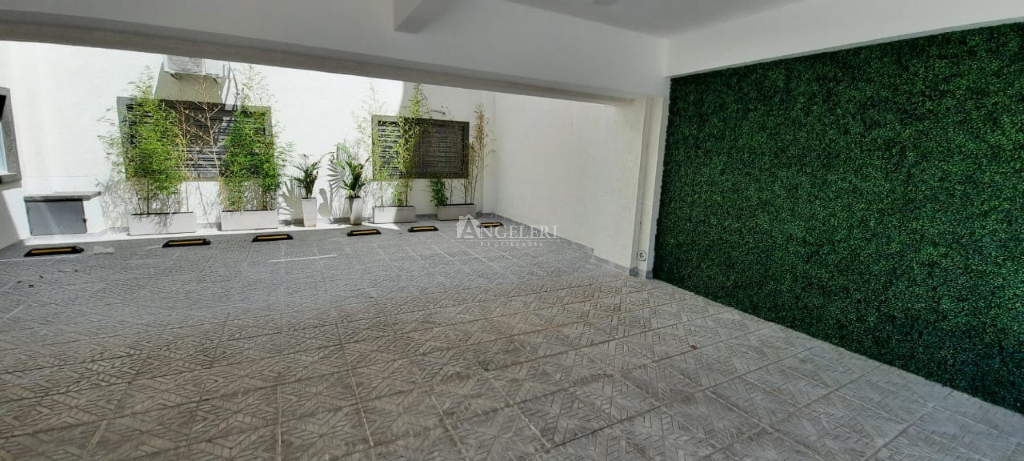 2 ambientes con cochera y terraza propia