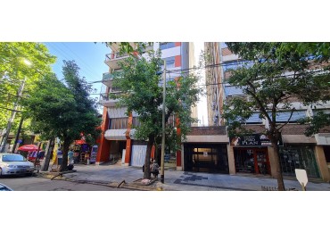4 ambientes con dependencia y con cochera