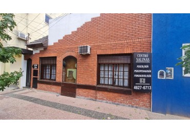 Casa lote propio en venta - Moron centro