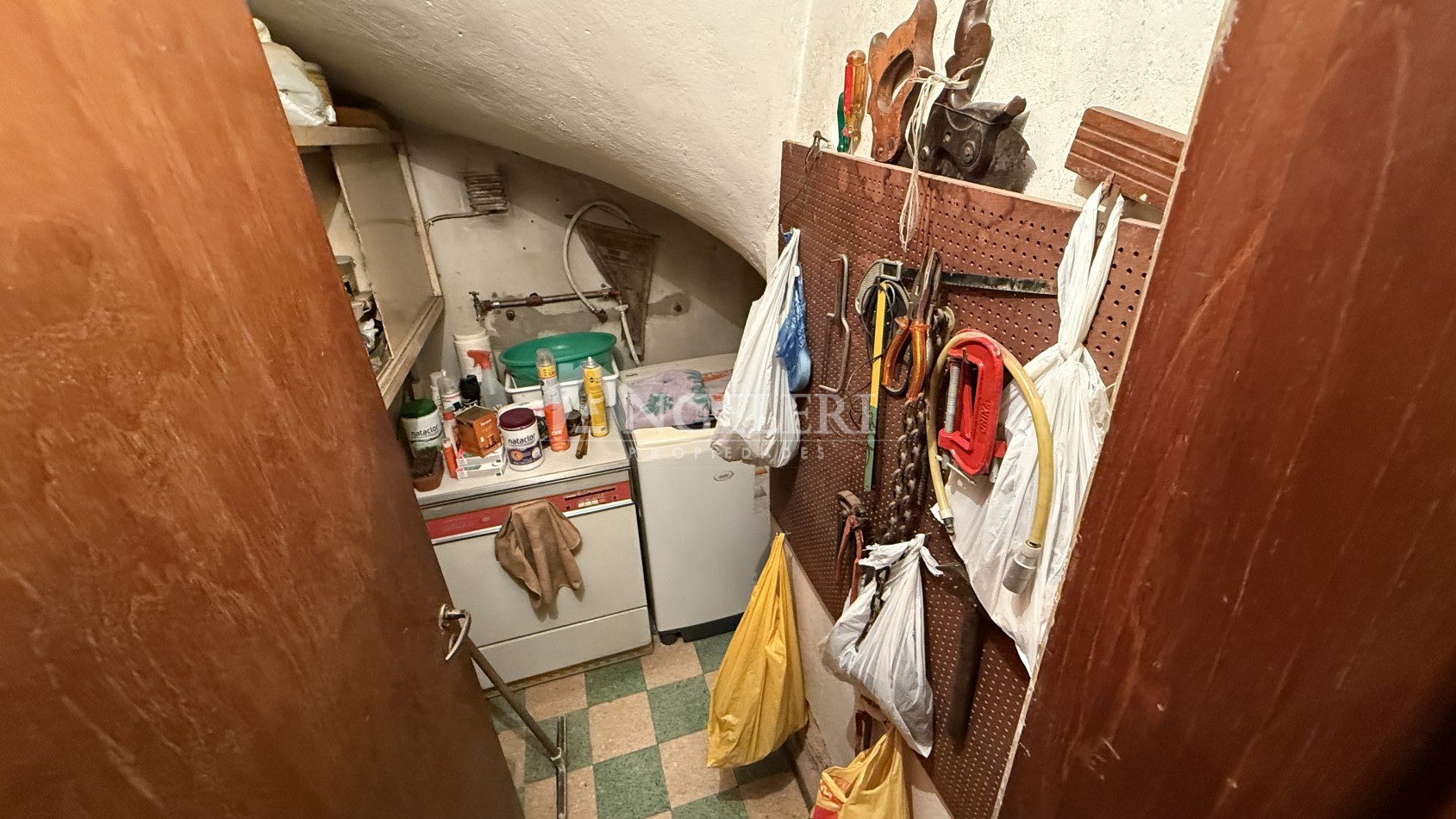 Casa sobre lote 10x46 a media cuadra del colegio Ward