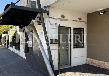 Venta de Local sobre Av. Gaona 